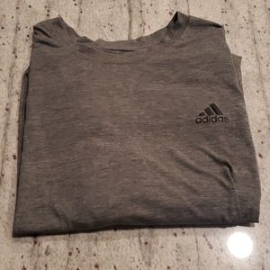 ADIDAS t-shirt